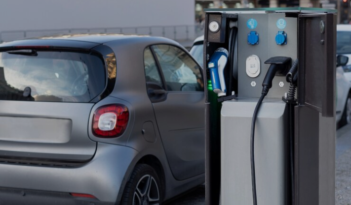 Tony Blair’s think tank wants the UK to start charging drivers based on how many miles they drive