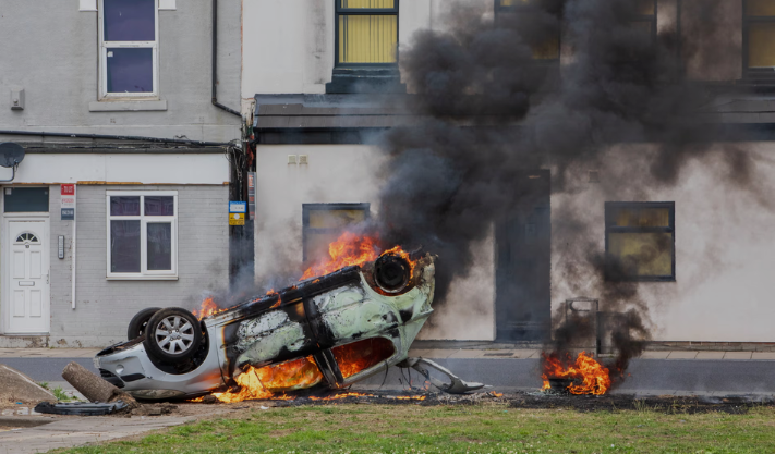 A report says that the towns in the UK where riots happened last summer have experienced a breakdown in their social connections