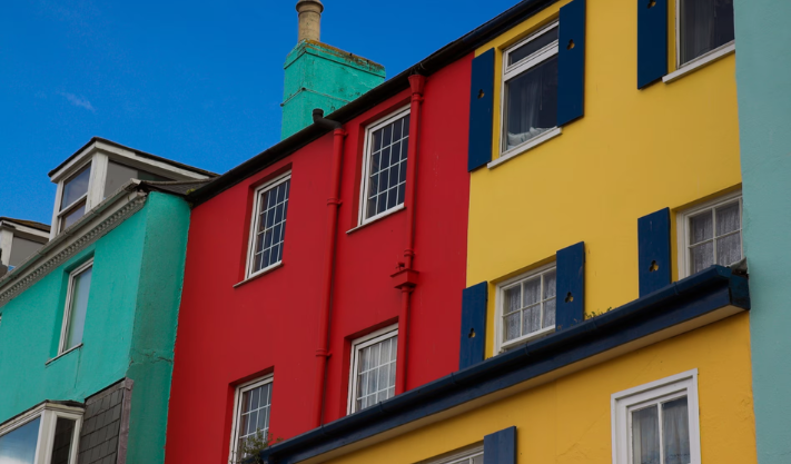 House prices in the UK are dropping, but the market is expected to improve in the summer