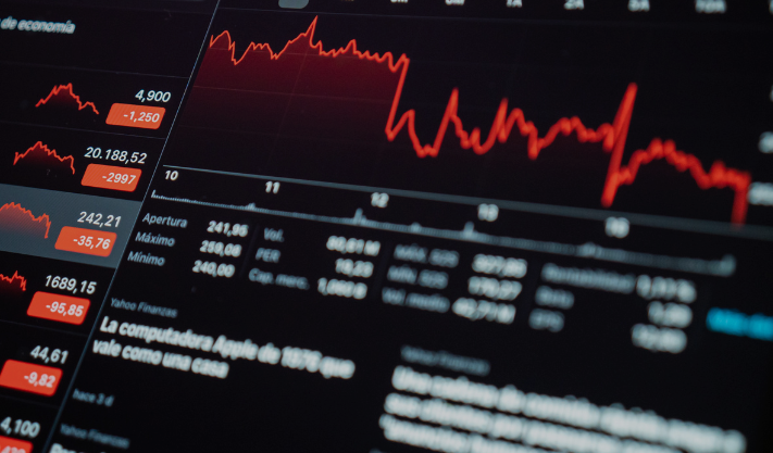 FTSE 100 Outlook: Is the UK Market Undervalued in 2025?