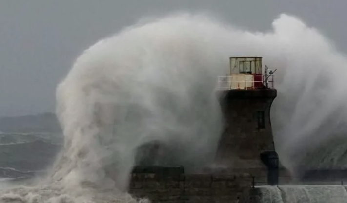 Storm Floris to Hit UK – Travel Disruptions Expected