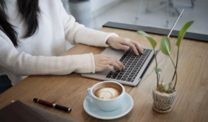 The Ultimate Guide: 5 Tips for a Freelance Portfolio That Gets You Hired