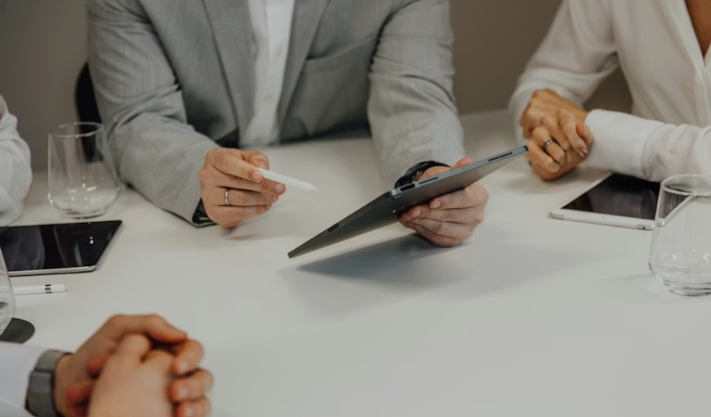 How UK Investors Are Diversifying Portfolios in 2025