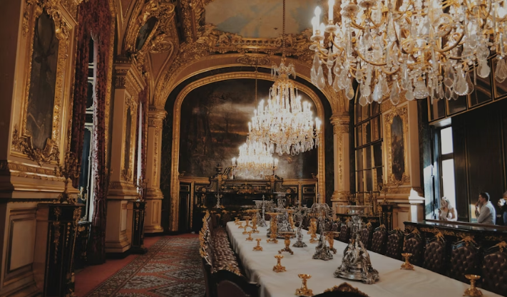 Luxury Lifestyle in the UK: From Fine Dining to High Fashion