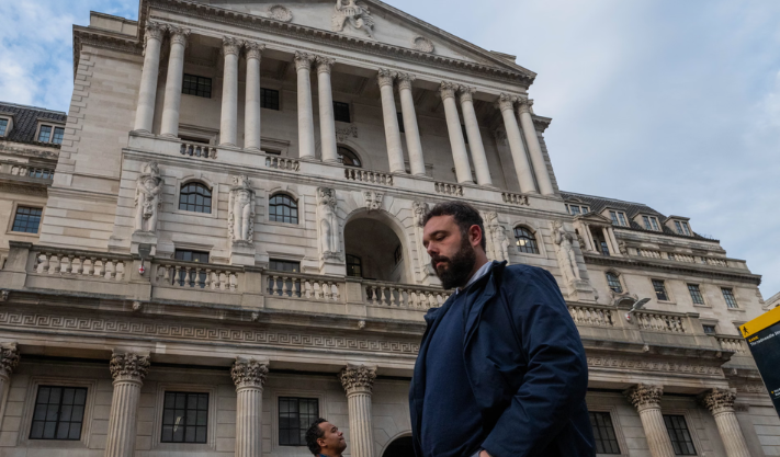 UK Borrowing Costs Fall to Lowest Level in Over a Year