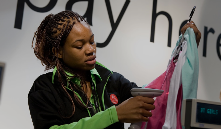 UK Companies Struggle to Hire Young People as Costs Rise