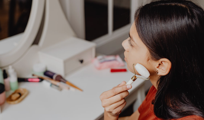 Glow Up in 7 Days: Viral Skincare Routine 2026