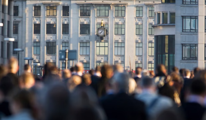 Report: 250,000 UK jobs at risk by mid-2027 amid recession fears.