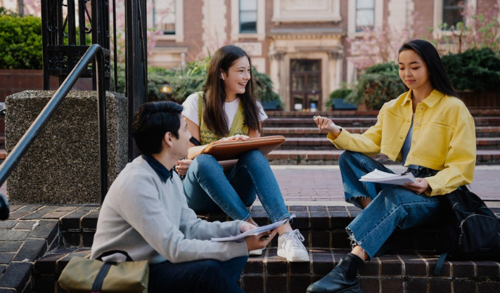 How Can You Apply for Student Loans?